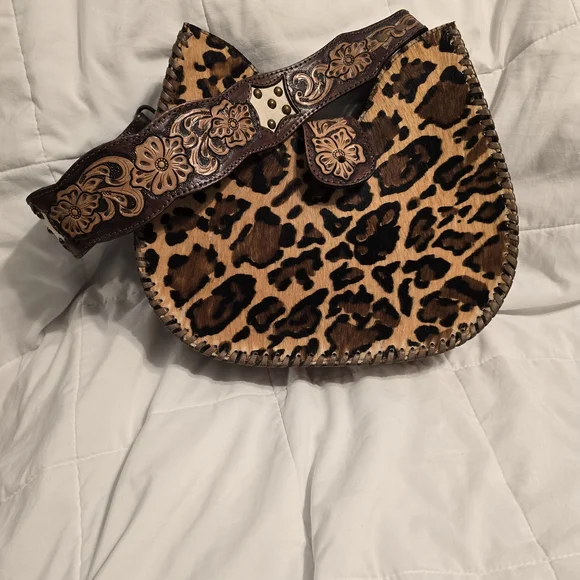 American Darling Leopard Print Hobo Bag with Brown Floral Accents - Picture 1 of 6